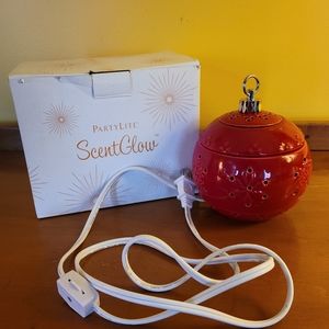 Partylite Scent Glow Christmas Traditions Warmer